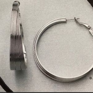 Cookie Lee threaded silver hoops